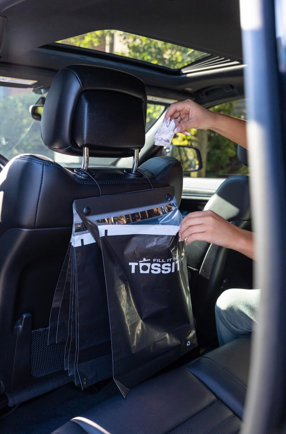 Eco-Friendly Disposable Car Trash Bags – Leakproof & Odorless Hanging Garbage Bags for All Vehicles – 7 Pack