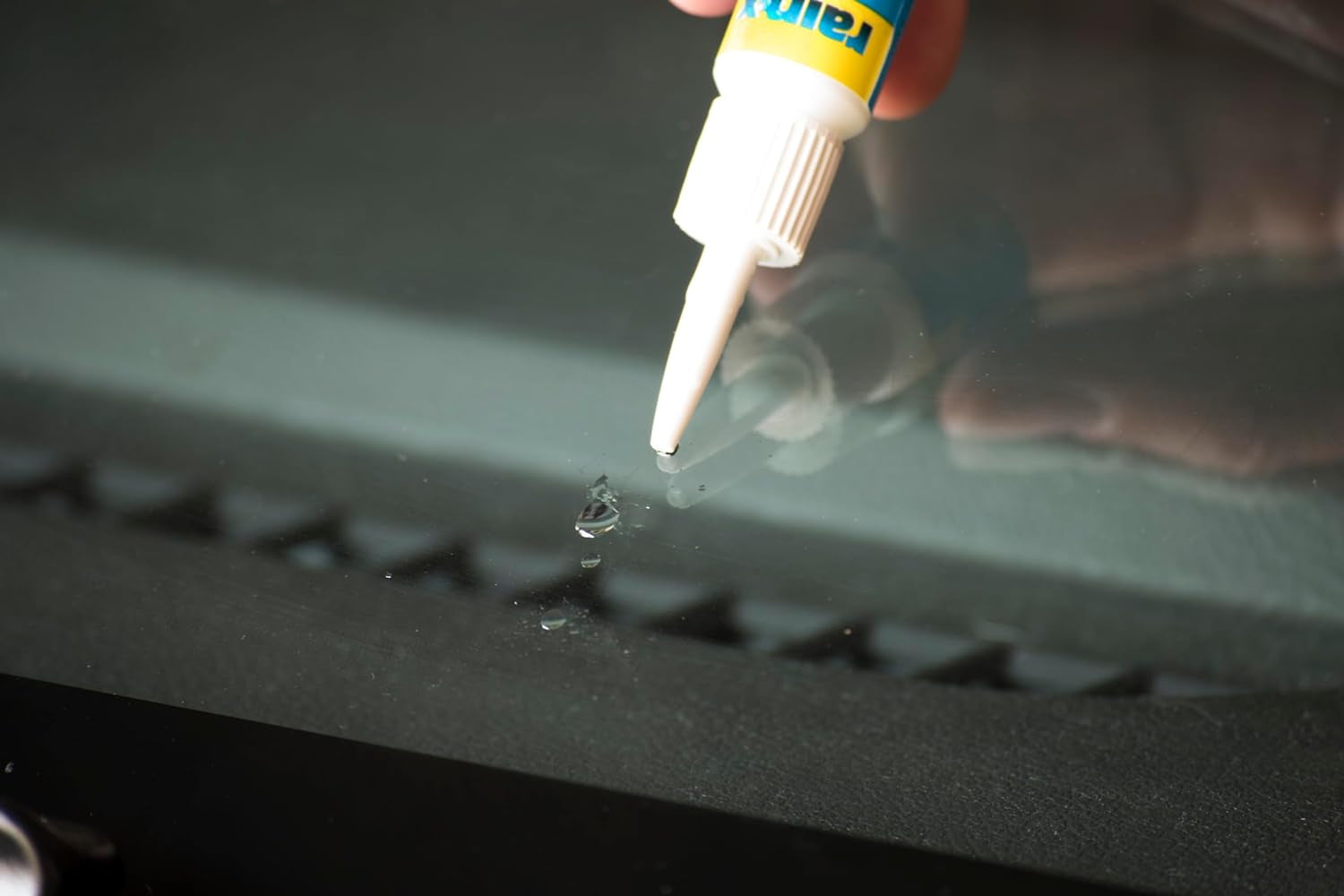 Windshield Repair Kit – Fix Chips & Cracks in Under 10 Minutes 🧩💡